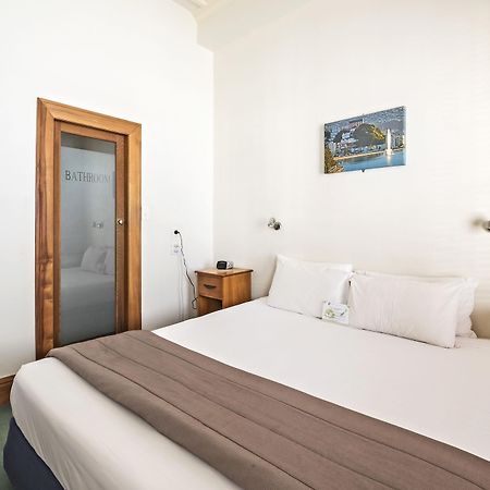 The Cambridge Hotel & Backpackers Веллингтон Экстерьер фото