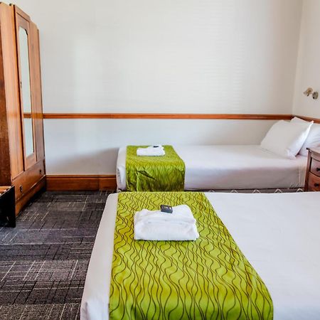 The Cambridge Hotel & Backpackers Веллингтон Экстерьер фото