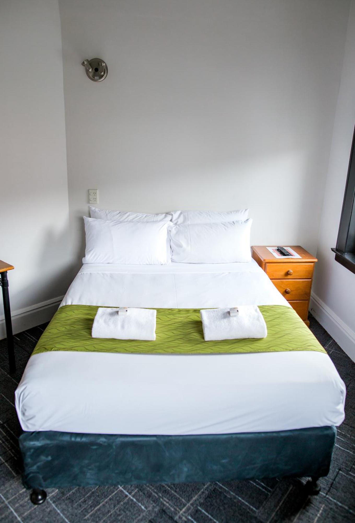 The Cambridge Hotel & Backpackers Веллингтон Экстерьер фото