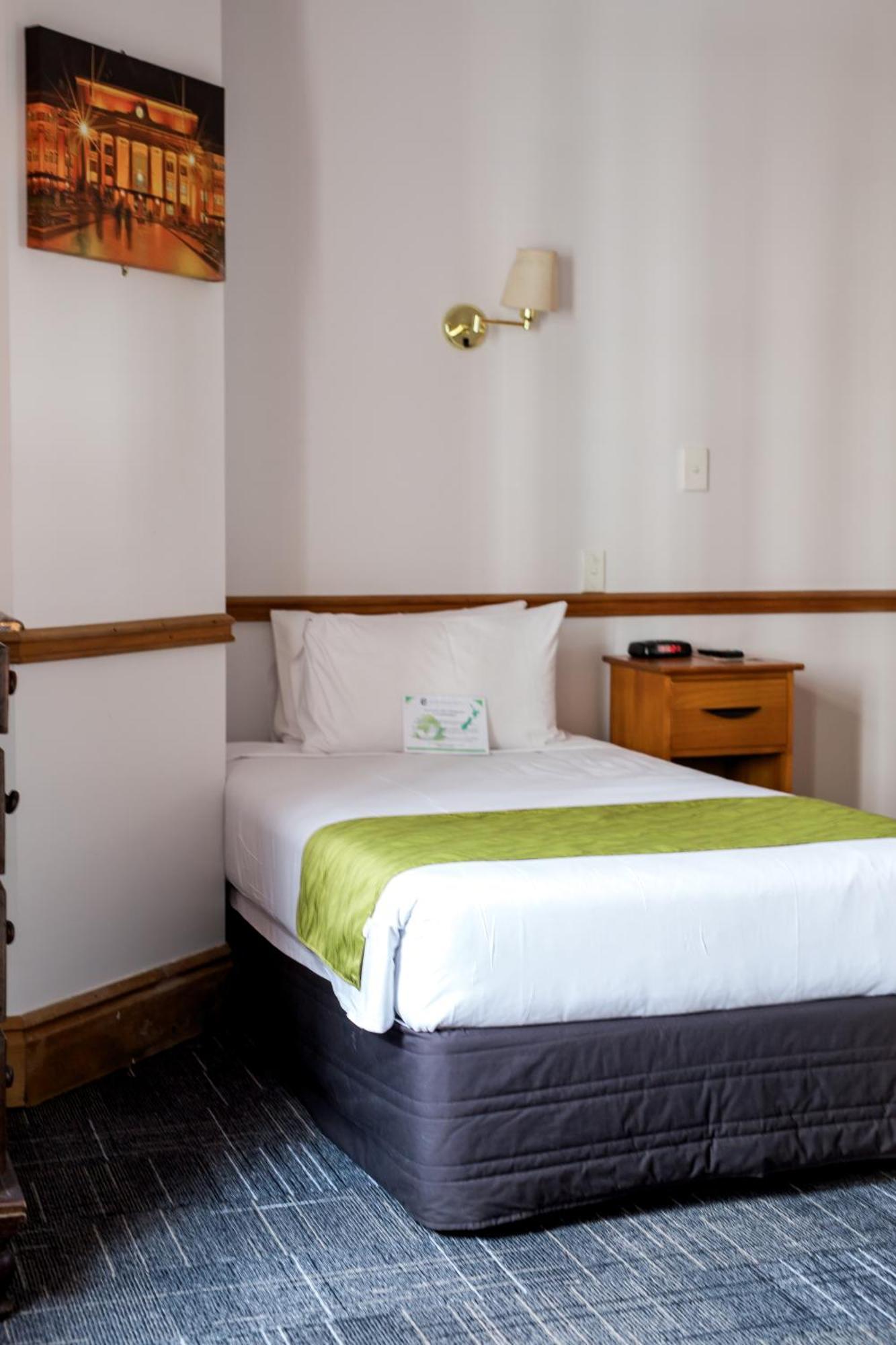 The Cambridge Hotel & Backpackers Веллингтон Экстерьер фото