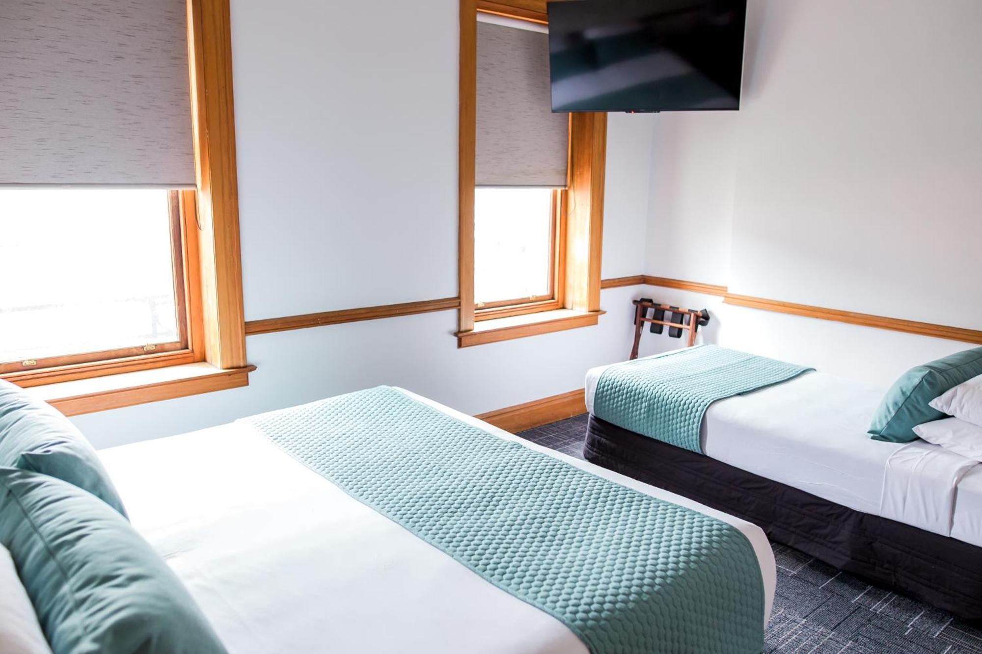 The Cambridge Hotel & Backpackers Веллингтон Экстерьер фото