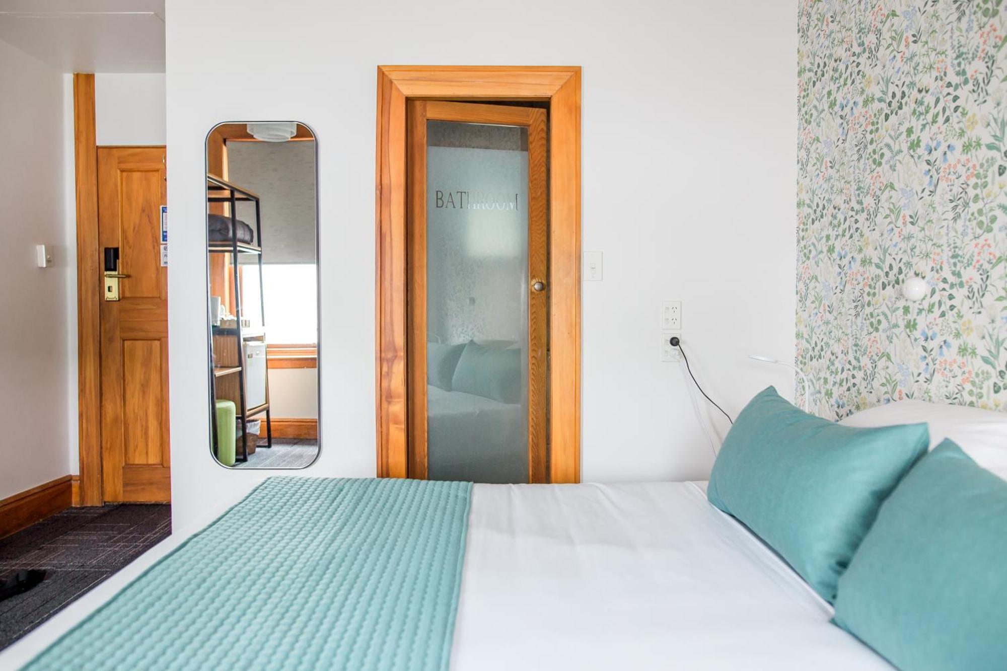 The Cambridge Hotel & Backpackers Веллингтон Экстерьер фото