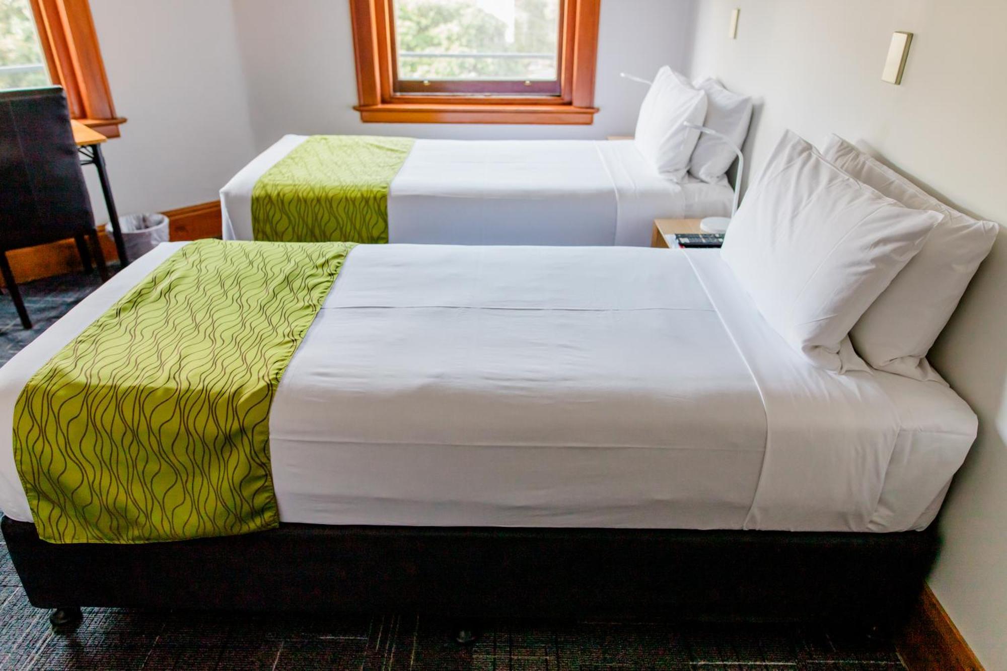 The Cambridge Hotel & Backpackers Веллингтон Экстерьер фото