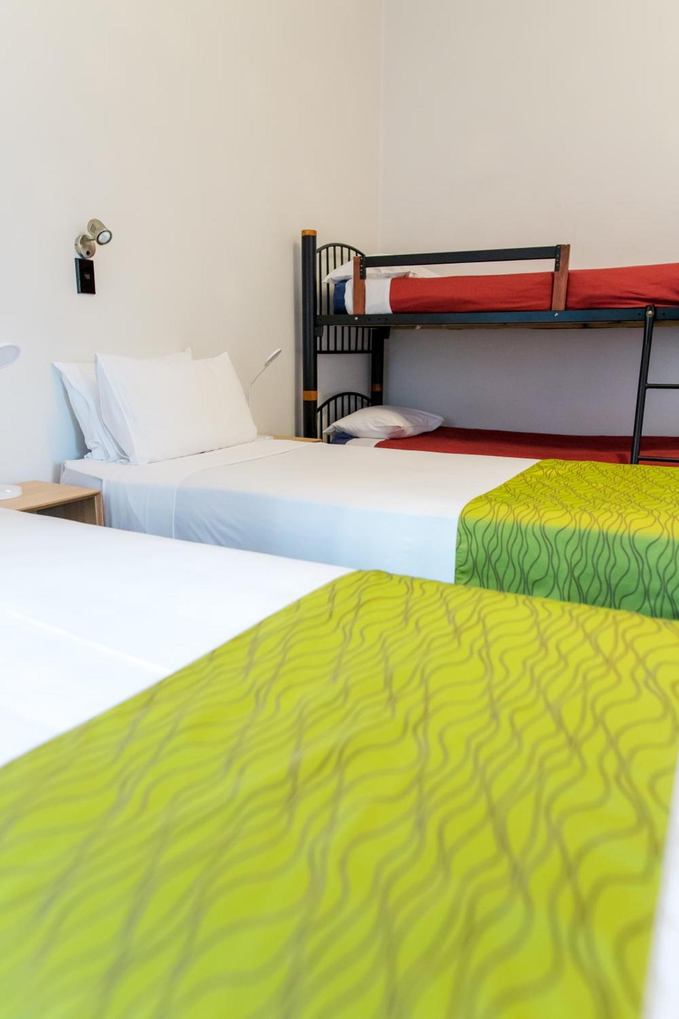 The Cambridge Hotel & Backpackers Веллингтон Экстерьер фото