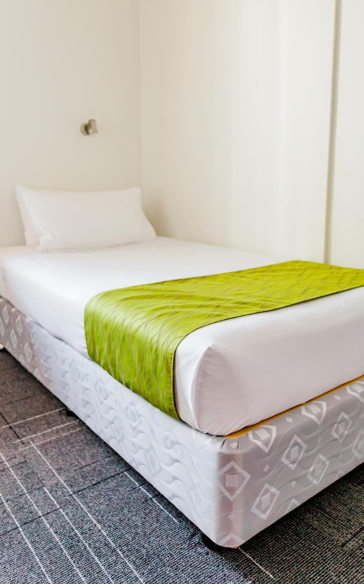 The Cambridge Hotel & Backpackers Веллингтон Экстерьер фото